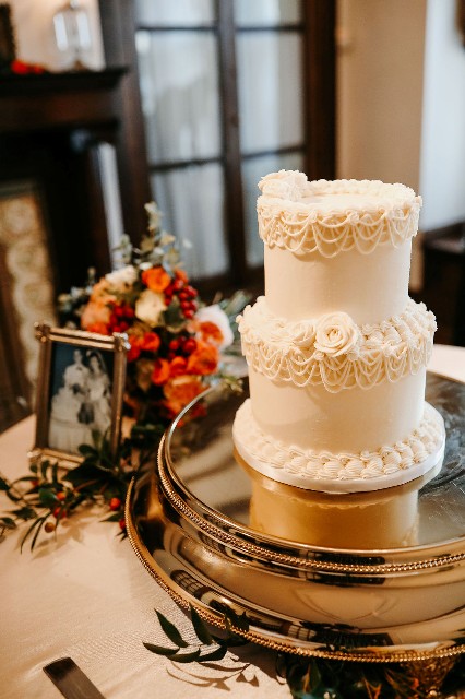 CJ's Off the Square | Buttercream Wedding Cake Nashville Piping