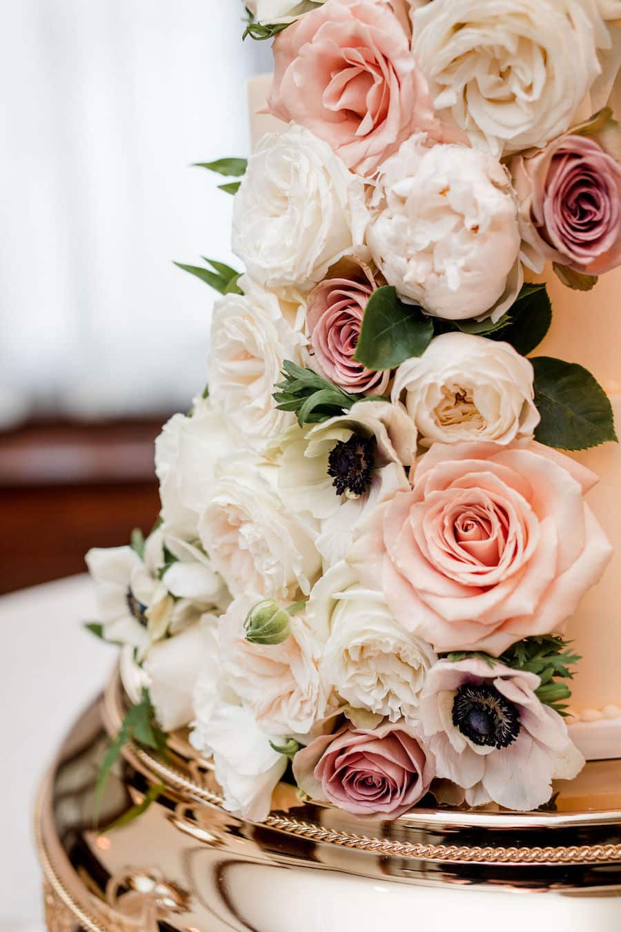 White, Ivory, Champagne Wedding Colors at Franklin, TN Venue