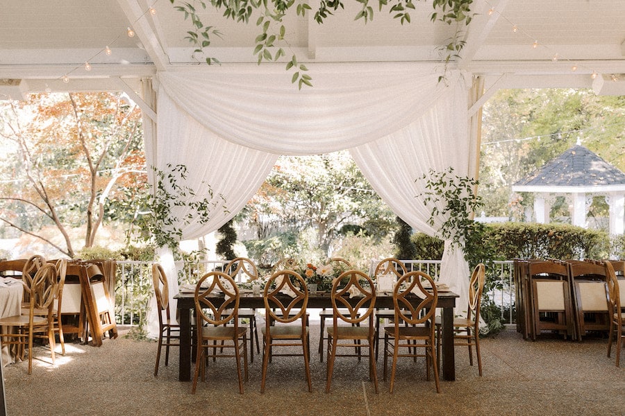 Nashville wedding venue that’s perfect for outdoor ceremony and reception with neutral colors