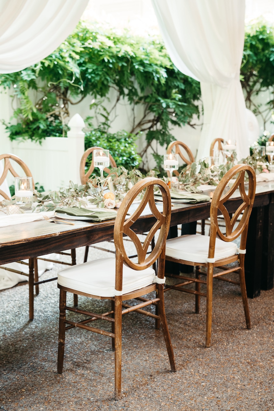Neutral Wedding Colors for Your Outdoor Wedding Reception