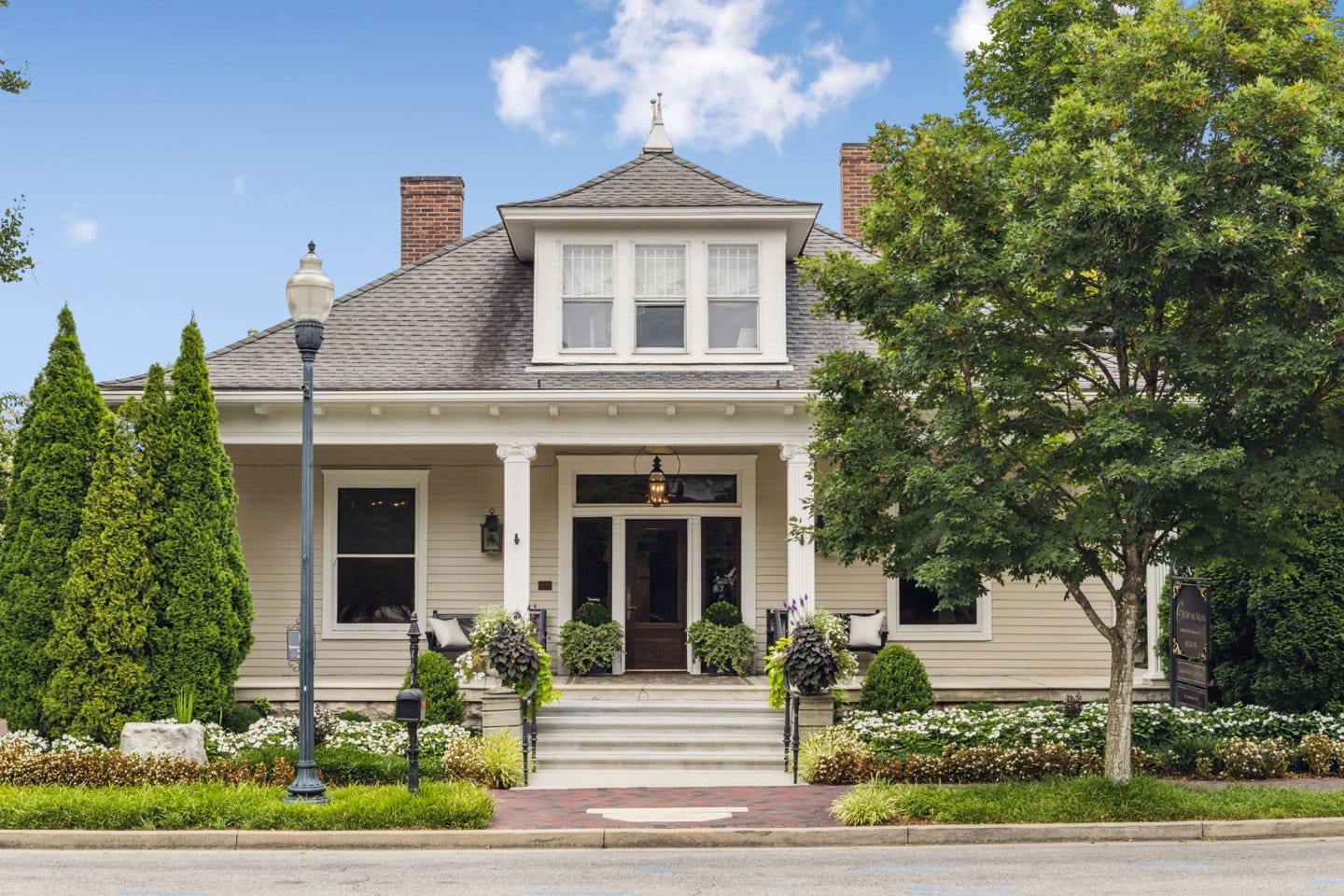 Nashville Garden Wedding + Event Venue | CJ's Off the Square