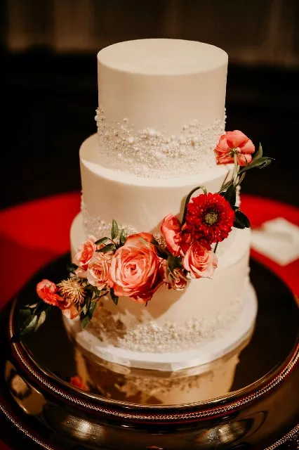 CJ's Off the Square | Buttercream Wedding Cake Nashville Beaded pearls