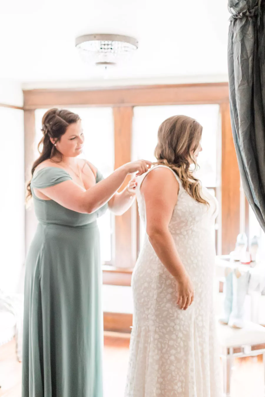 Simple garden wedding inspiration with ivory, sage and blush