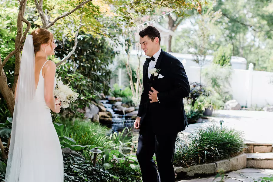Nashville wedding venue that’s perfect for outdoor ceremony and reception with neutral colors