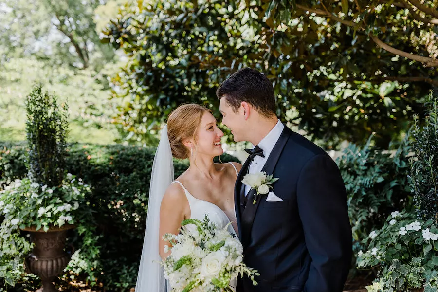 Neutral Wedding Colors For your outdoor wedding reception