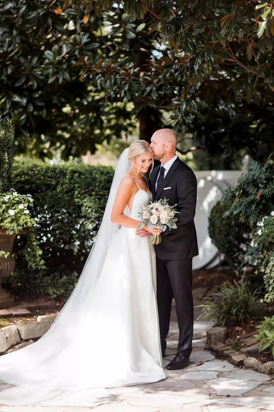 Romantic Neutral Wedding Colors Mood Board for Your Garden Wedding