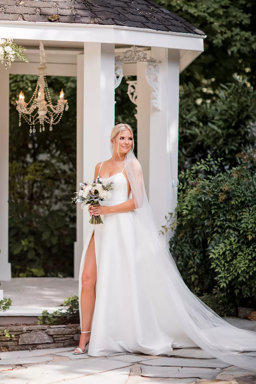 Neutral Wedding Colors for Your Outdoor Wedding Reception