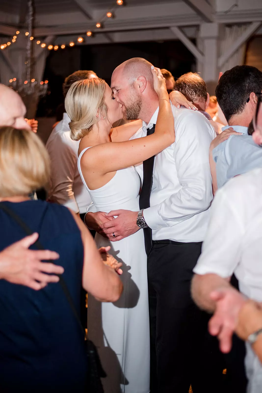 Neutral Wedding Colors for Your Outdoor Wedding Reception