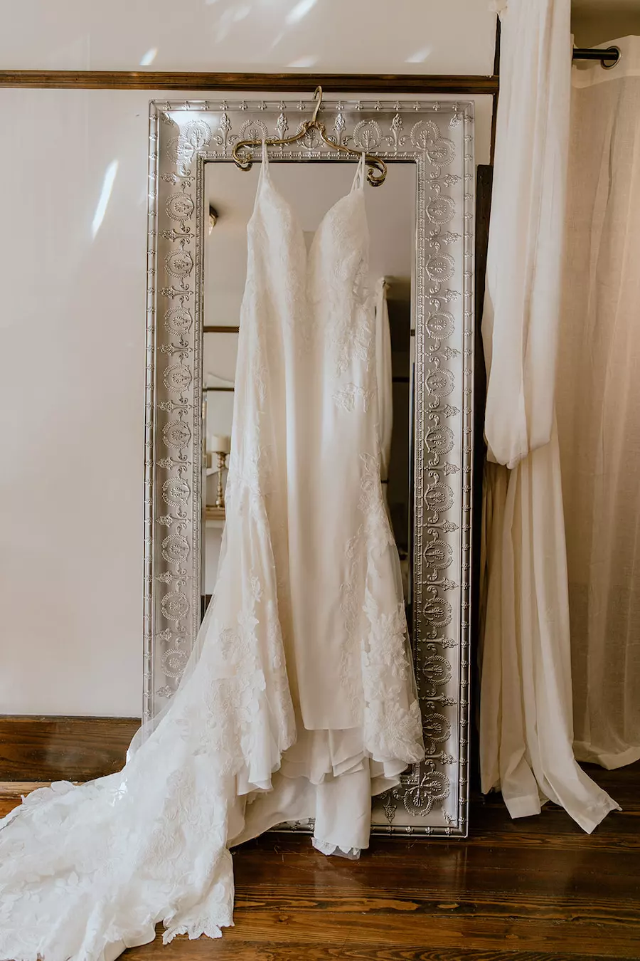 * Romantic Neutral Wedding Colors Mood Board for Your Garden Wedding