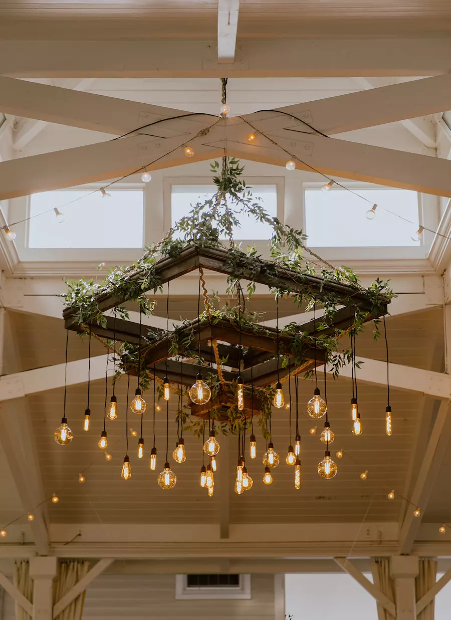 * Nashville Wedding Venue That’s Perfect for Outdoor Ceremony and Reception with Neutral Colors