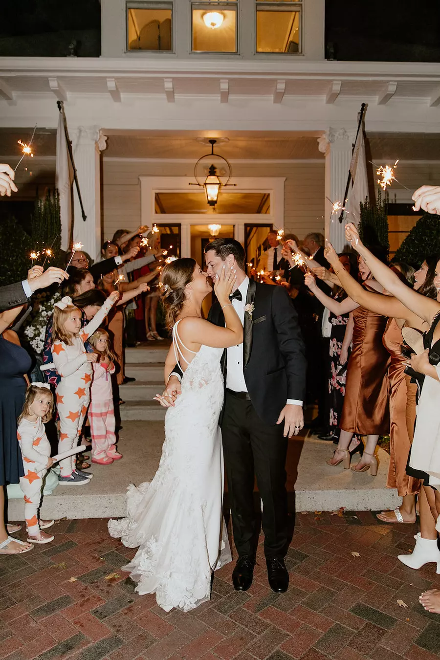 * Simple Garden Wedding Inspiration with Neutral Colors of White, Ivory, Sand and Champagne