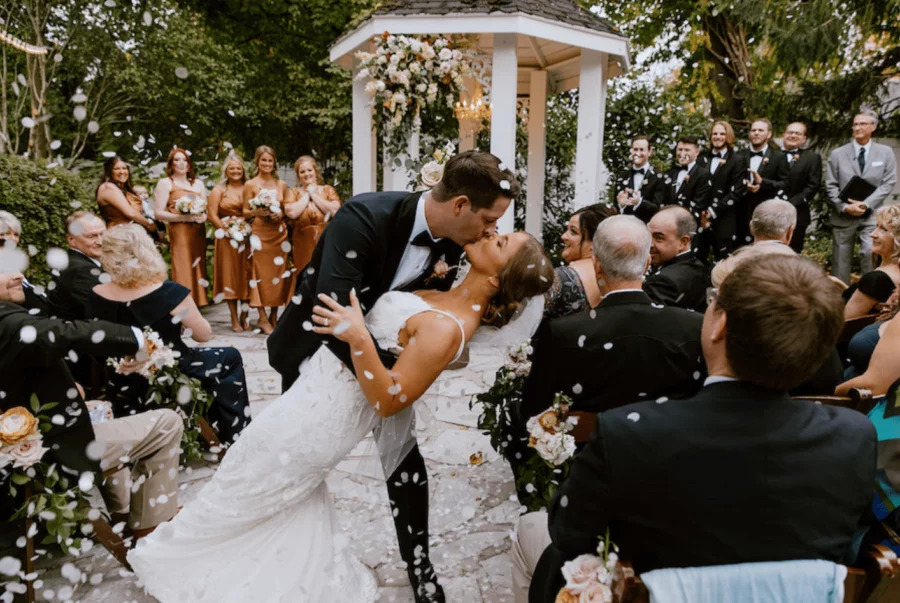 * Nashville Wedding Venue That’s Perfect for Outdoor Ceremony and Reception with Neutral Colors